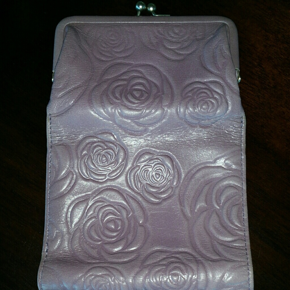 Unique Brighton Tri-Fold Wallet Embossed Roses - Picture 4 of 5